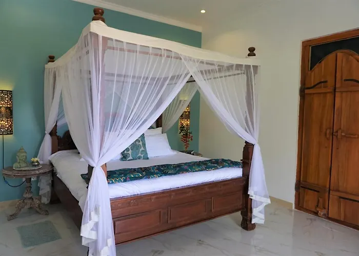 Bulan Pool At Harmony